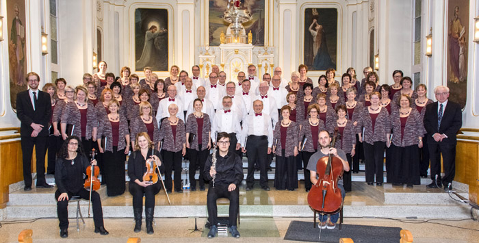 Choristes, chef de choeur et musiciens - concert Noël 2015 - Église Saint-Félix de Cap-Rouge - Photo : Jean-L Bilodeau, 5 décembre 2015